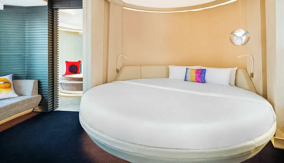 وی هتل دبی کیوریو کالکشن با هیلتون